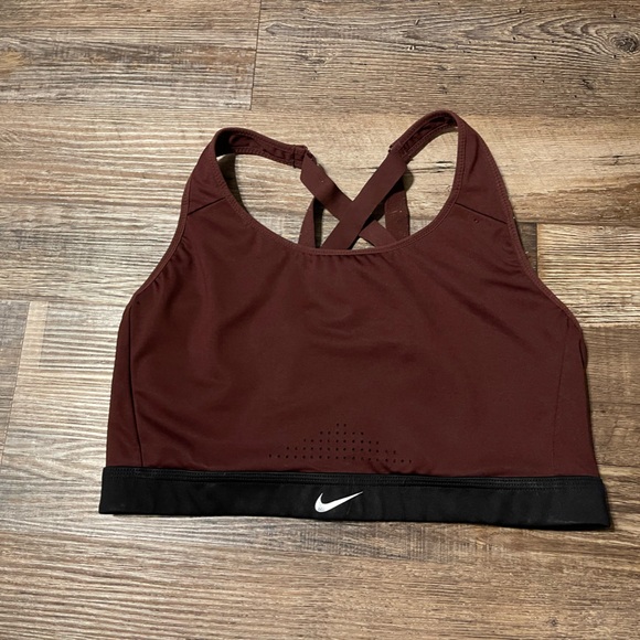 Nike Women's Burgundy Sports Bra - Picture 1 of 2